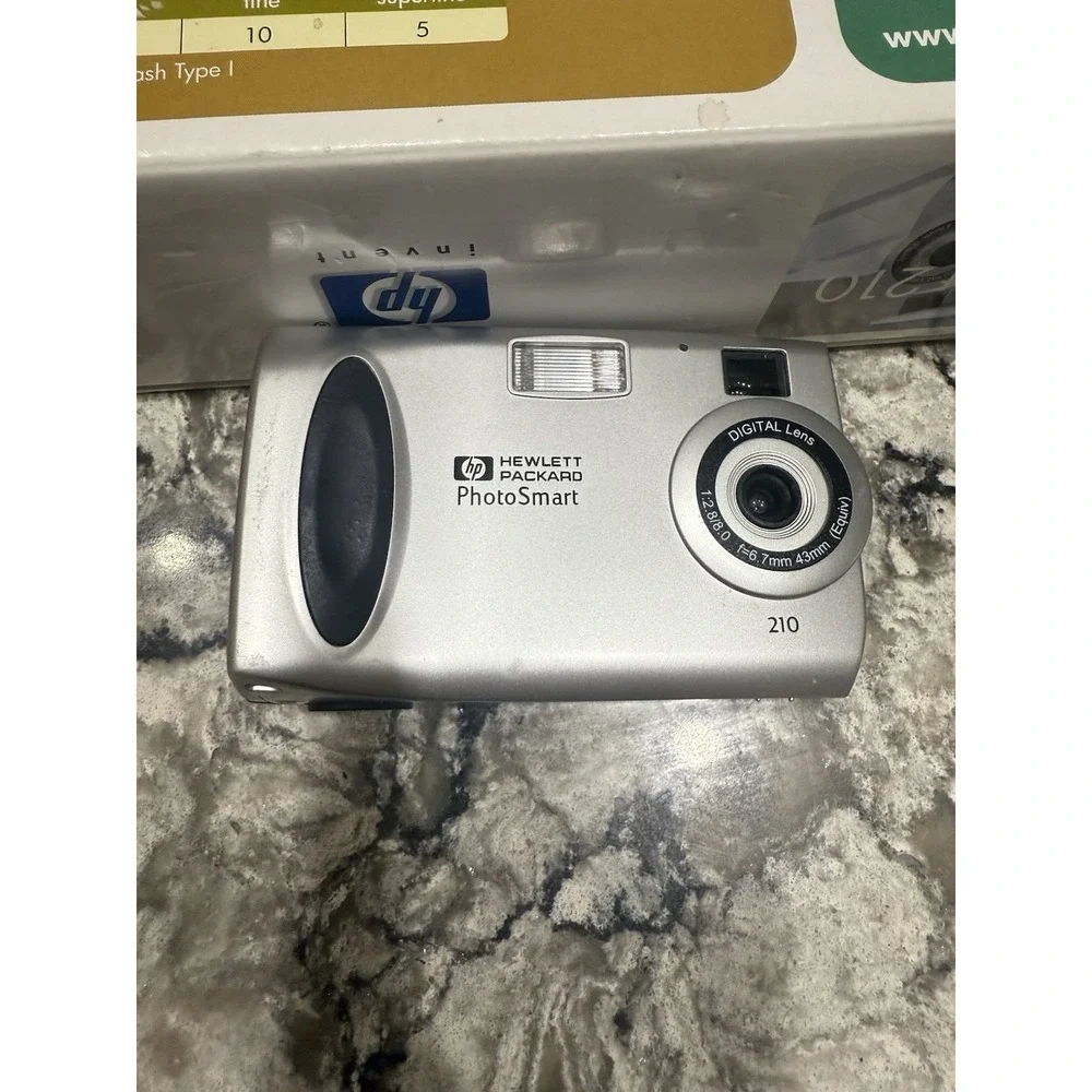 HP PhotoSmart 210 Digital Camera w/ Box & Accessories- Works Well